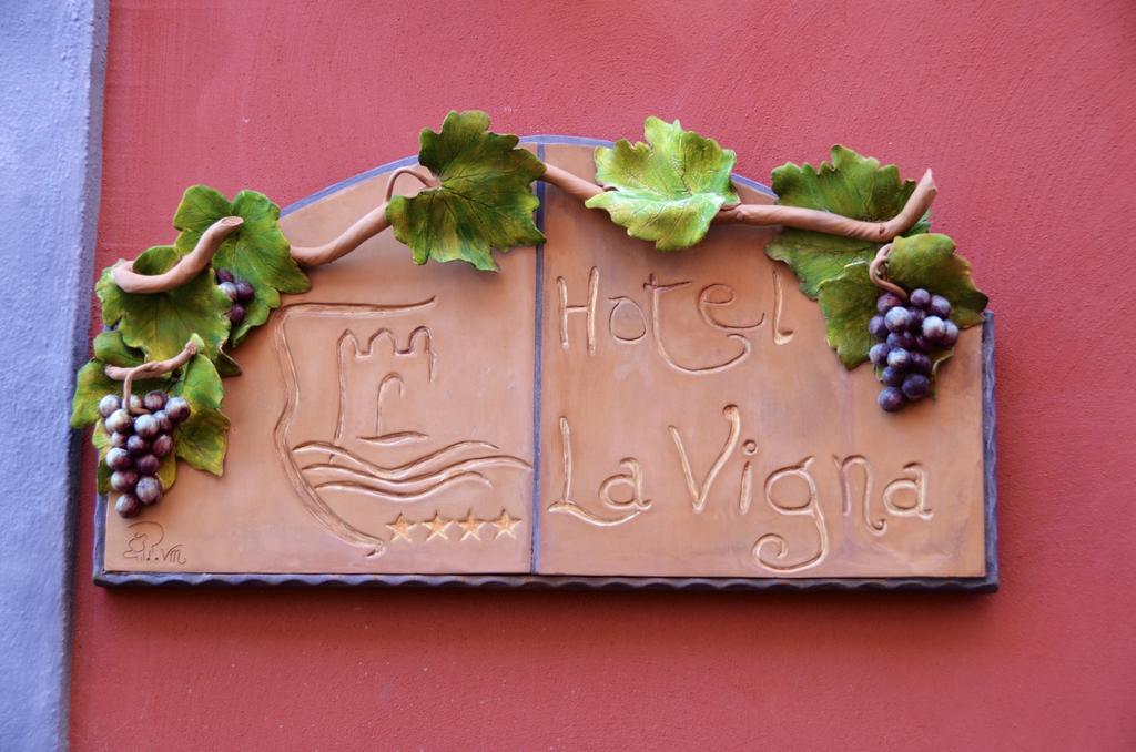Albergo 'La Vigna' Procida Exterior photo