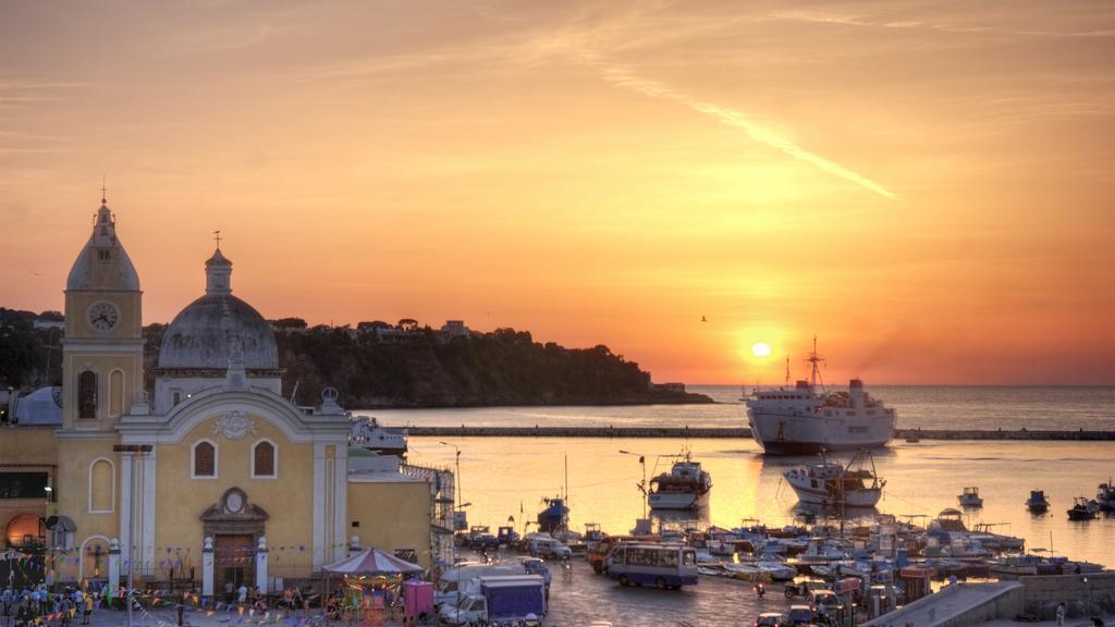 Albergo 'La Vigna' Procida Exterior photo