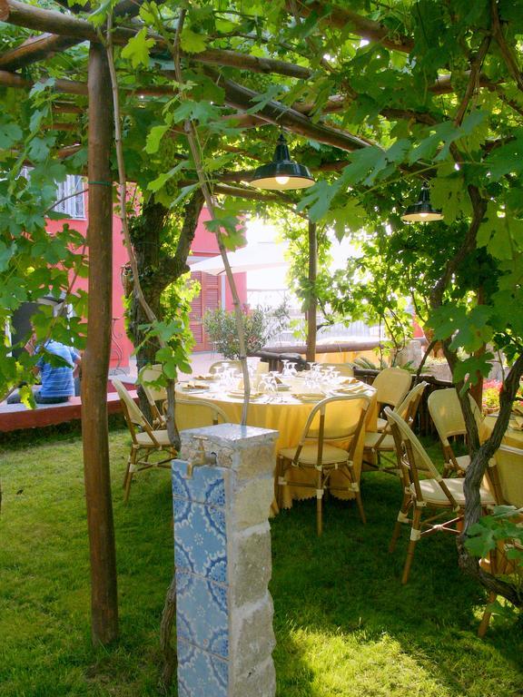 Albergo 'La Vigna' Procida Exterior photo