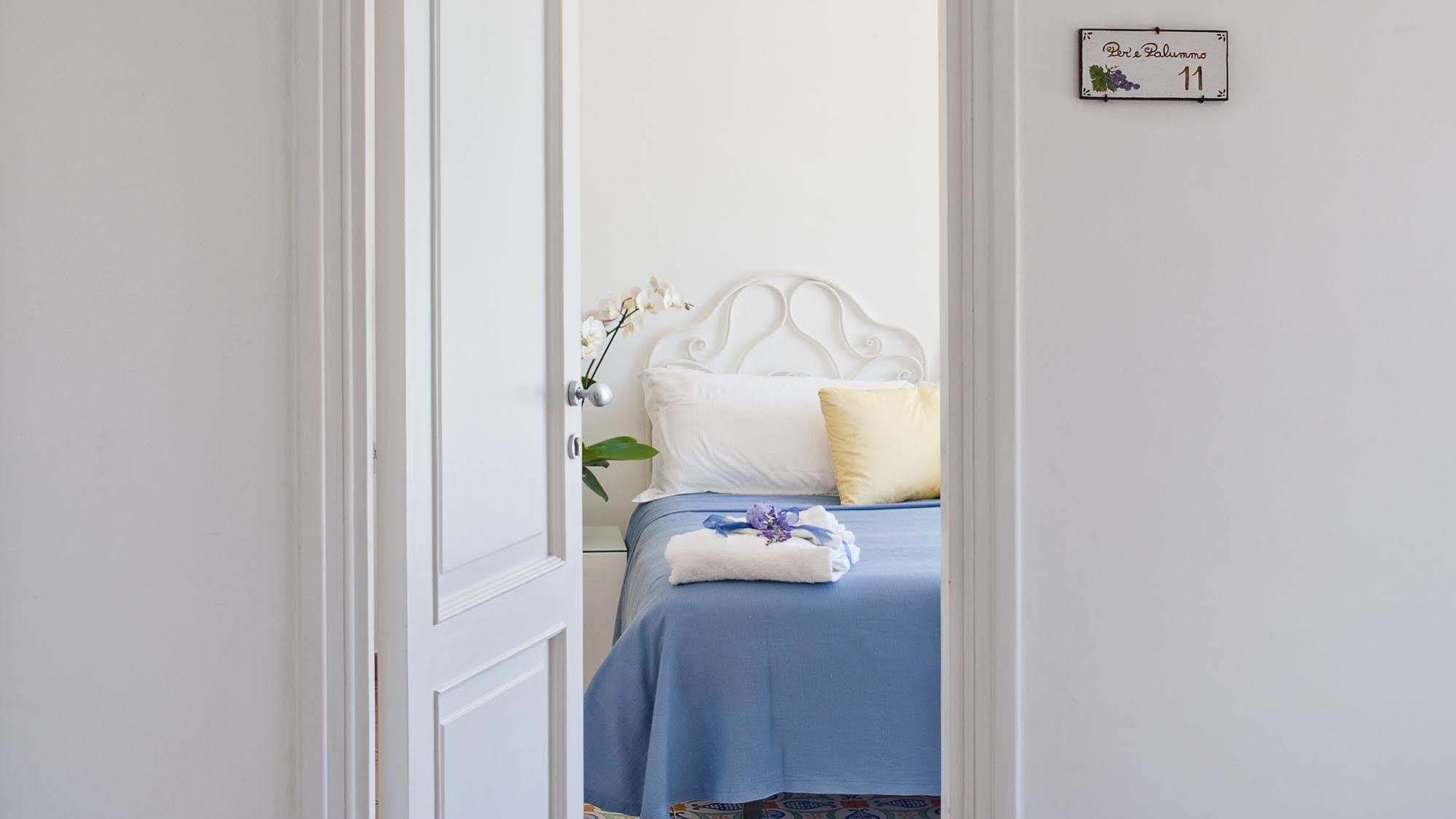 Albergo 'La Vigna' Procida Exterior photo