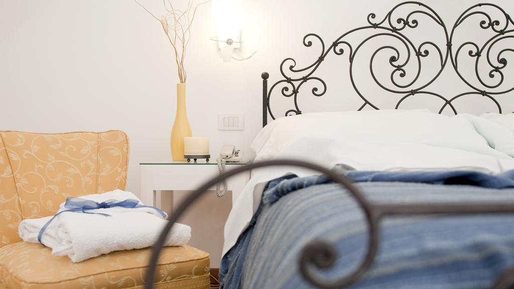 Albergo 'La Vigna' Procida Room photo